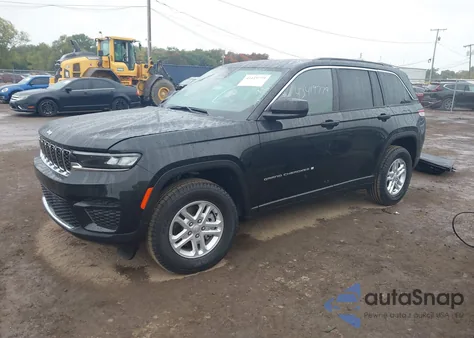 2025 Jeep Grand Cherokee Laredo 4X4 z USA, uszkodzony, nr VIN 1C4RJHAG2SC320744